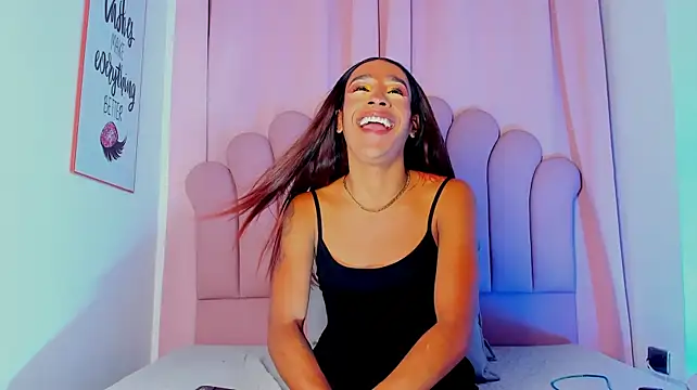 NicoleMadrird Adlı Modelin Web Kamerası Şovu