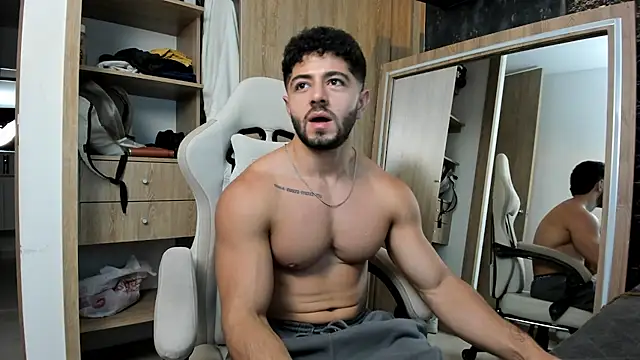 Thiago_moretti live XXX chat