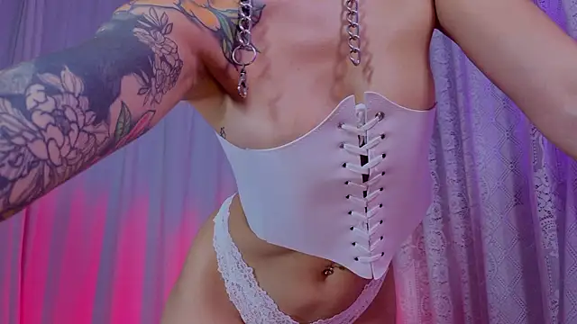 Cinamoonn's Live XXX Chat