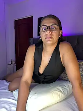 ema_zoe's Live XXX Chat