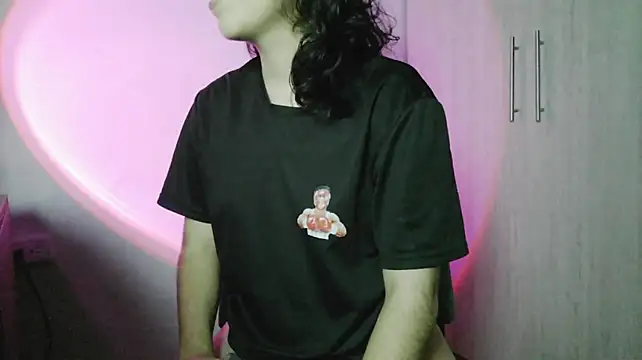 skinnyX333's Live XXX Chat