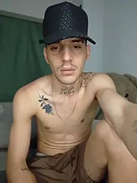 MaxHornyLatinn Webbikameraesitys