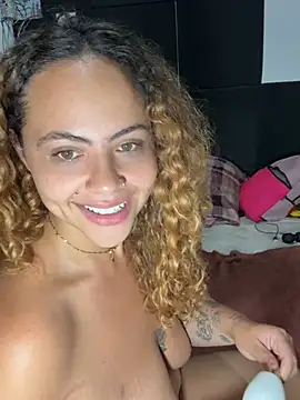 Pokazy przed kamerką – Chloe_Leaozinho