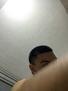 XXX chat uživo modela Taylor_DiamondBoy