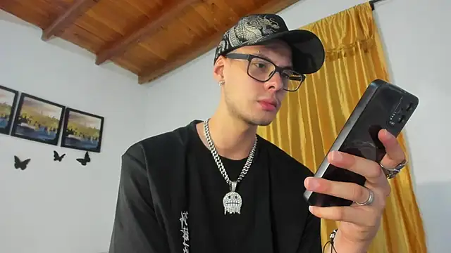 Chatroom XXX en direct de Vlad__night