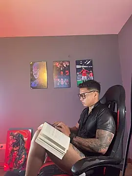 Show modela EvanGreey_ na web-kameri