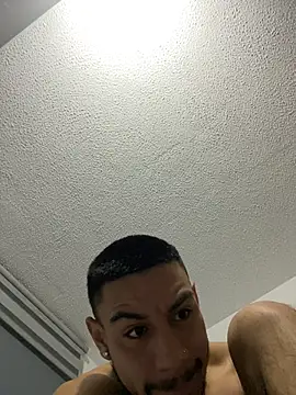 Taylor_DiamondBoy Live XXX-chat
