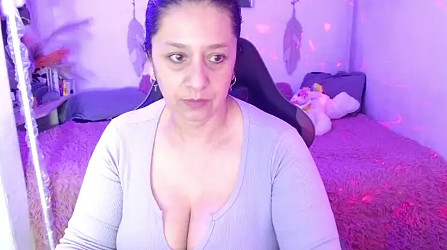 camilalatti Chat XXX live