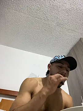Taylor_DiamondBoy XXX чат на живо