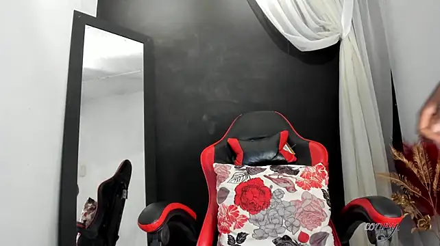 connywellss XXX чат на живо