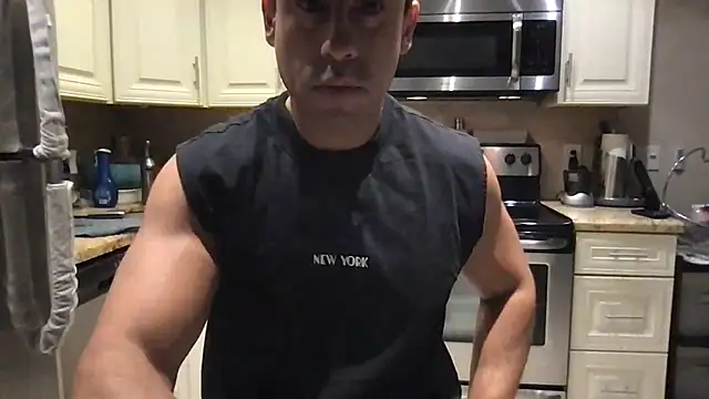 BigGuyMuscle – Naživo XXX chat