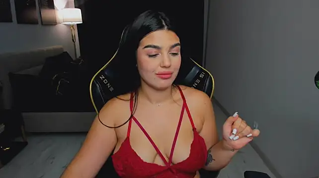 AlluringAriel Adlı Modelin Canlı XXX Sohbeti