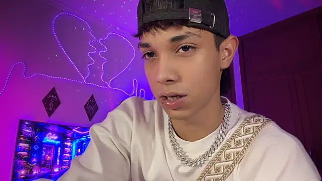 RoughDiamond_'s Webcam Show