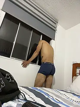 Chatroom XXX en direct de Taylor_DiamondBoy