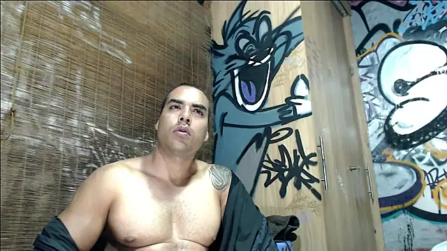 Chat +18 de Justin_Frank ao vivo