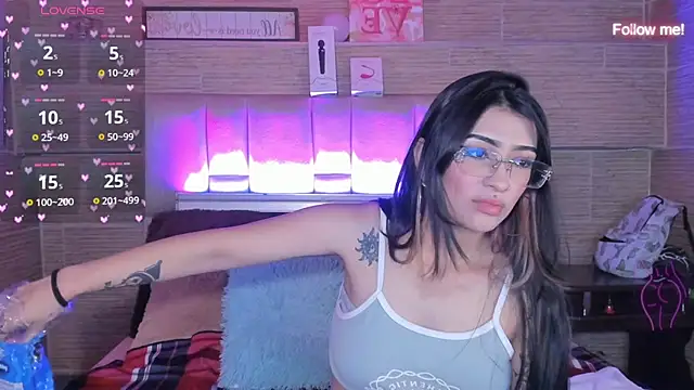Chat +18 de mia_devine_ ao vivo