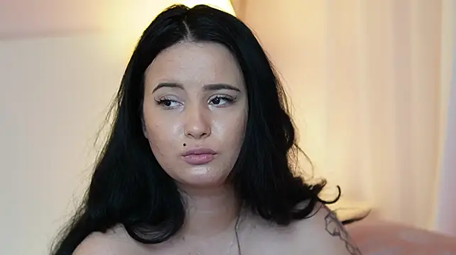 AdelineMoon Adlı Modelin Canlı XXX Sohbeti