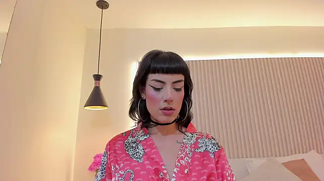 Raavenlux_ 即時 XXX 聊天