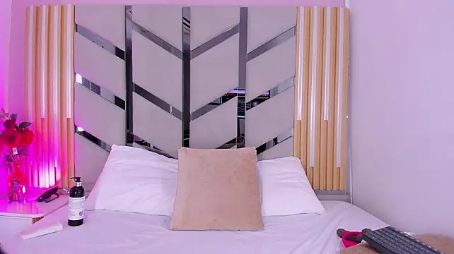 צ'אט XXX בשידור חי של Emily_Black1