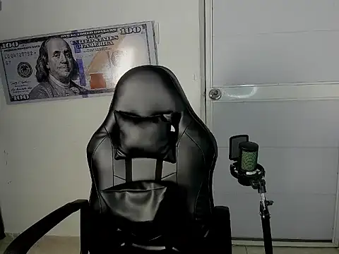 Онлайн чат XXX master_badboy