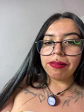Devilsweet17's Live XXX Chat