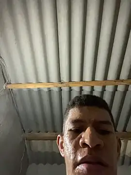 Toptony22 Show in webcam