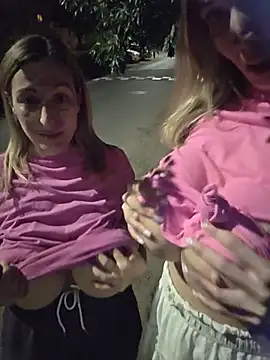 Milk2Milfs Adlı Modelin Canlı XXX Sohbeti