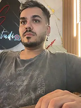 Živý XXX chat LatinBearX