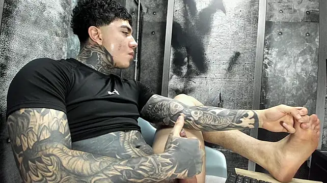 Chat XXX en directo de Gury_tattoo