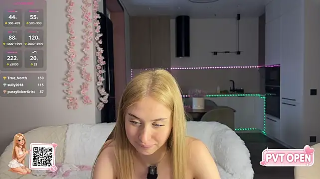 BlondieBoom Adlı Modelin Canlı XXX Sohbeti