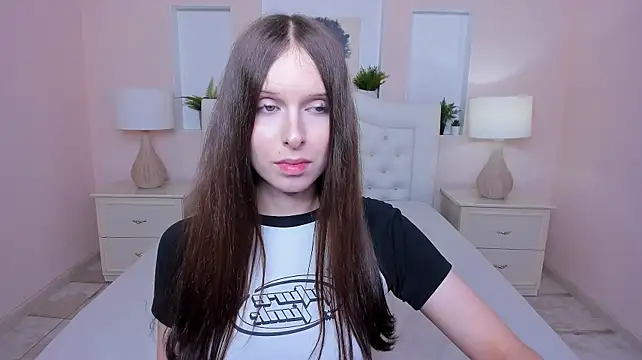 dark_k1tty Show in webcam