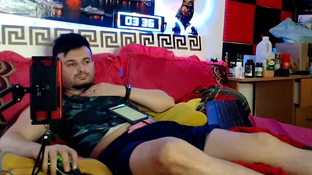 Hugec0ck007 – Naživo XXX chat