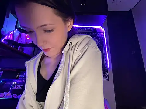 Lilactease's Webcam Show