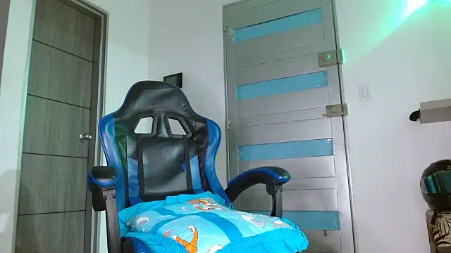 SexyBoy-Bigclit Webcam-Show