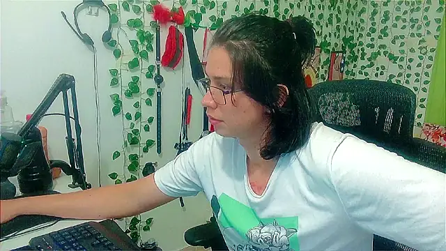 دردشة Andy_gray الجنسية المباشرة