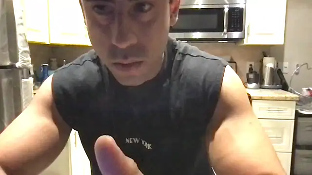 Živý XXX chat BigGuyMuscle
