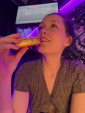 Lilactease's Webcam Show