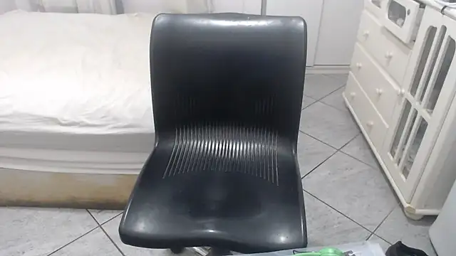 MysterBearMG Show in webcam