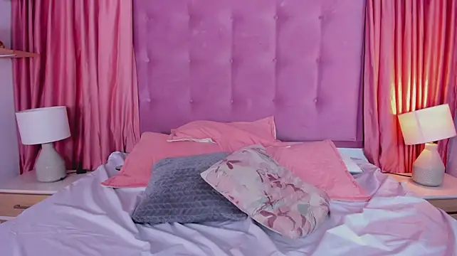 แชท XXX สดของ scarleettdoll
