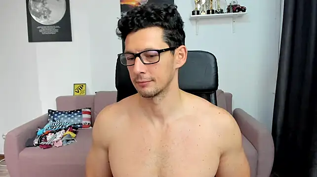 BrutusK08's Live XXX Chat