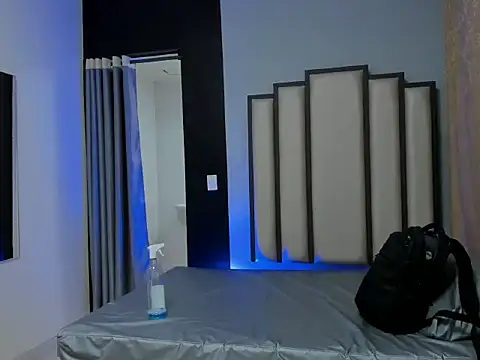 Luca_noir Show in webcam