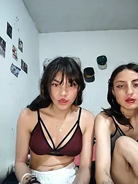 Angelaluxx: διαδικτυακό σόου στην κάμερα