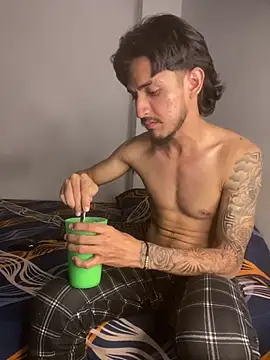Kriss_Edwards' Live XXX Chat