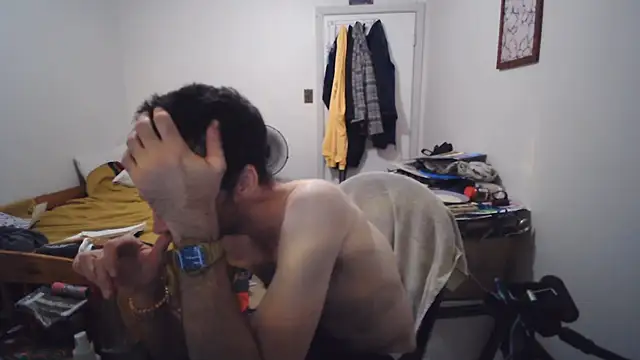 JohnnyMoves' Live XXX Chat