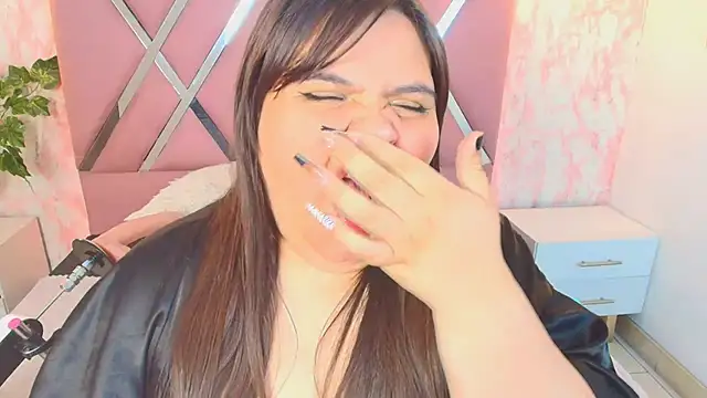 Chat XXX en directo de Dolce_pearl