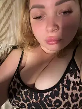 Chat XXX Live kira235