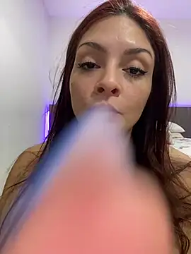Danielaeliana 现场XXX聊天