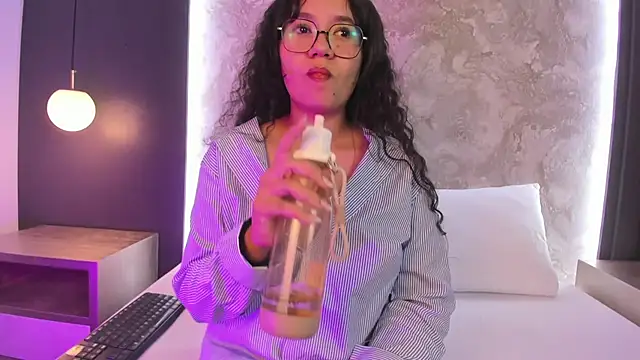 alysson_moon_ 现场XXX聊天