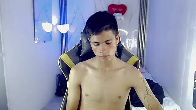 Ascii_one Webcam-Show