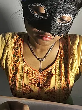 DIRTYSECRET_QUEEN_07 Adlı Modelin Canlı XXX Sohbeti